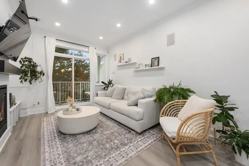 24 6300 LONDON ROAD - photo 2 of 27