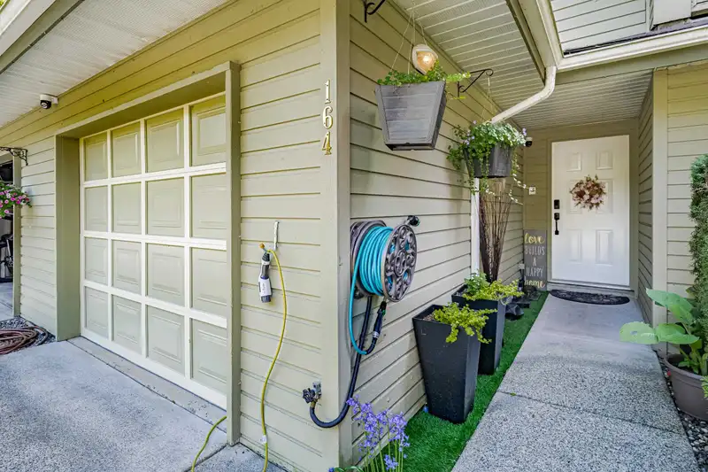 164 1386 LINCOLN DRIVE - photo 2 of 28