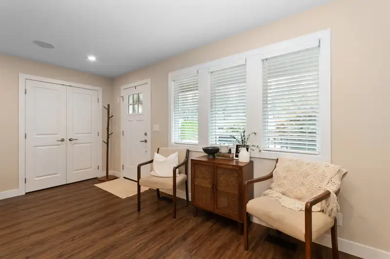 34529 KENT AVENUE - photo 4 of 33