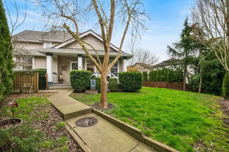 18 7067 189 STREET - photo 3 of 40