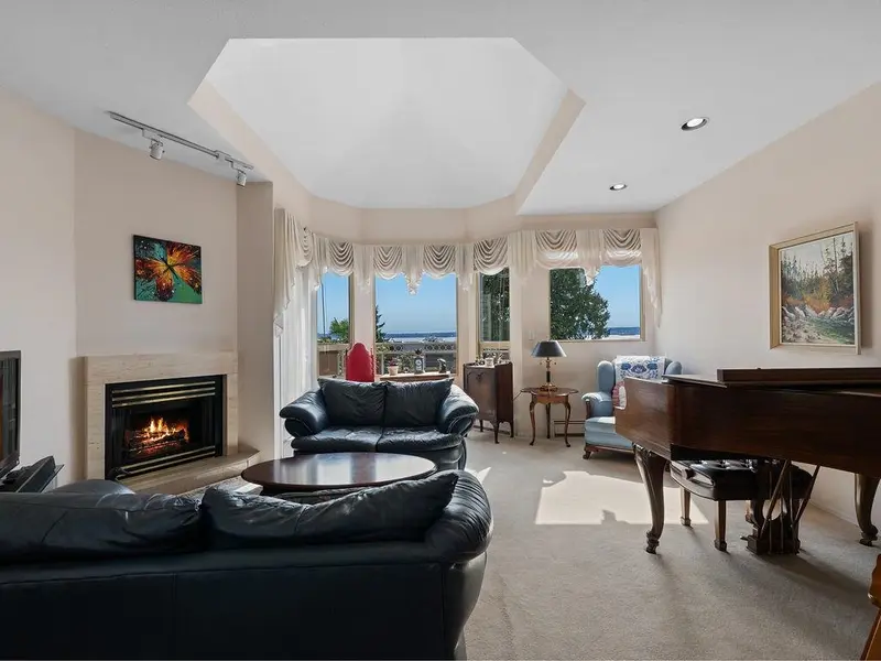 2317 BELLEVUE AVENUE - photo 4 of 25