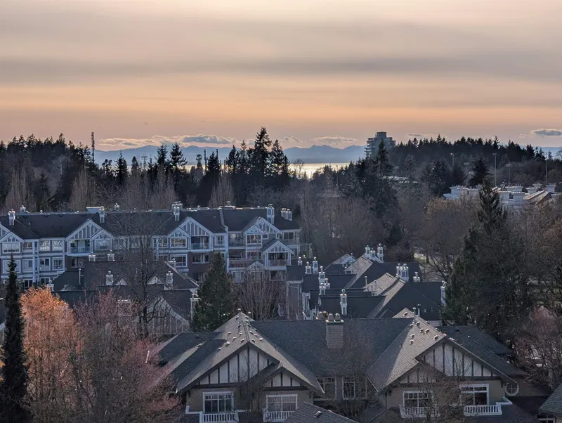 901 5615 HAMPTON PLACE - photo 1 of 25