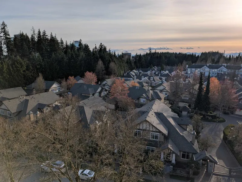 901 5615 HAMPTON PLACE - photo 3 of 25