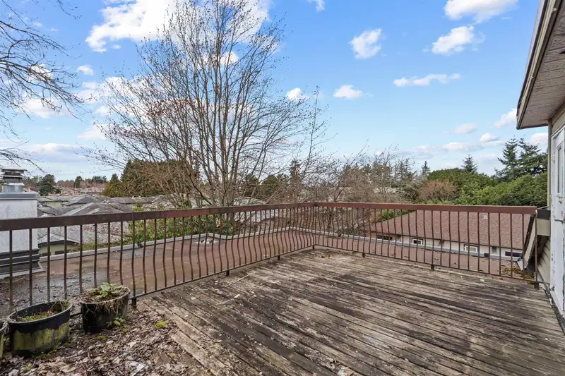 204 7165 133 STREET - photo 2 of 23