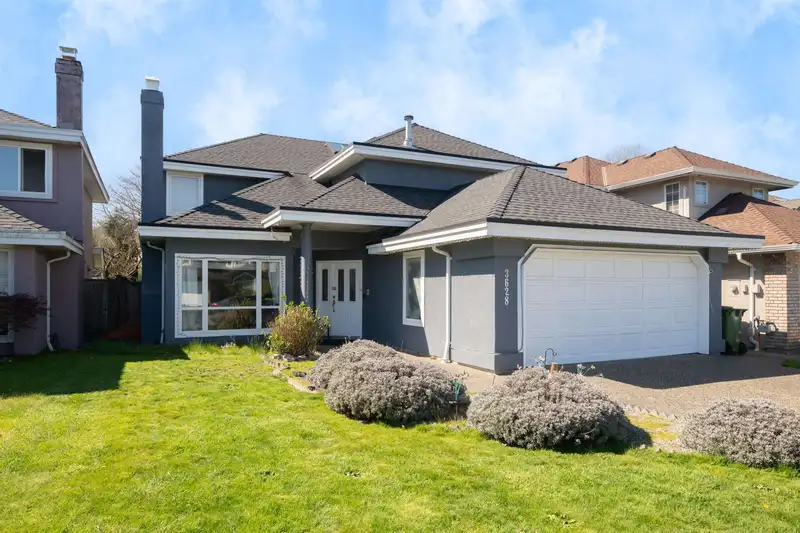 3628 MCKAY DRIVE - photo 1 of 36