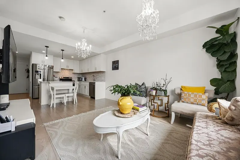 318 19945 BRYDON CRESCENT - photo 3 of 25