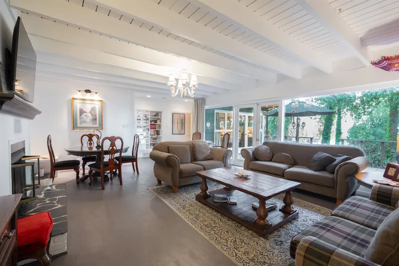 1372 OTTAWA AVENUE - photo 4 of 25