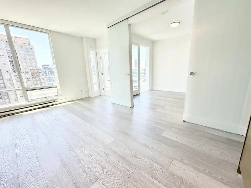 2006 535 SMITHE STREET - photo 2 of 24