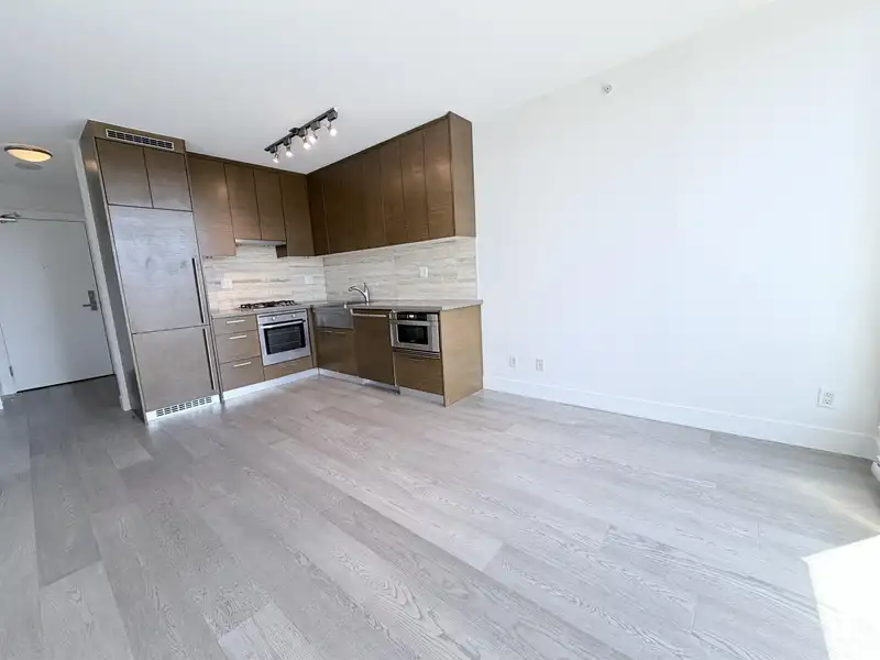 2006 535 SMITHE STREET - photo 4 of 24