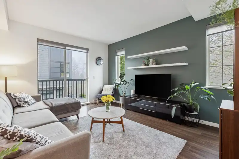 61 433 SEYMOUR RIVER PLACE - photo 2 of 35