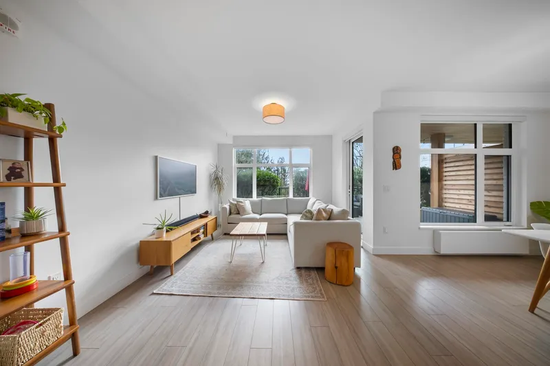 110 707 E 3RD STREET - photo 4 of 25