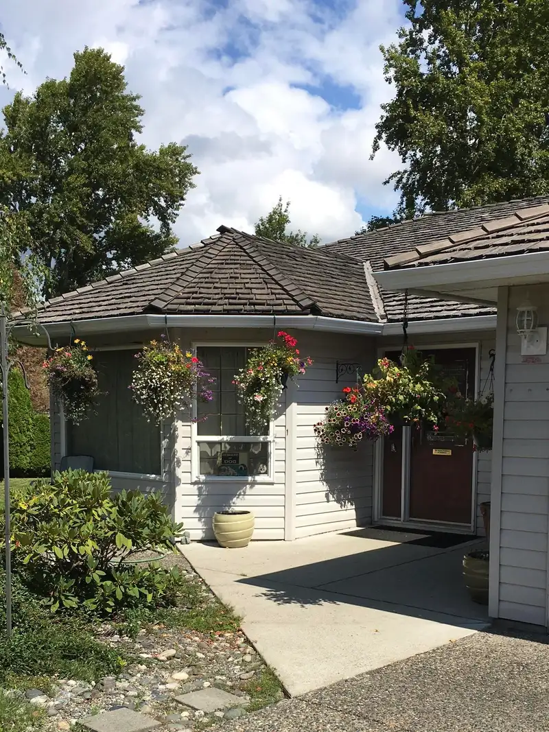 1187 KING GEORGE BOULEVARD - photo 2 of 27