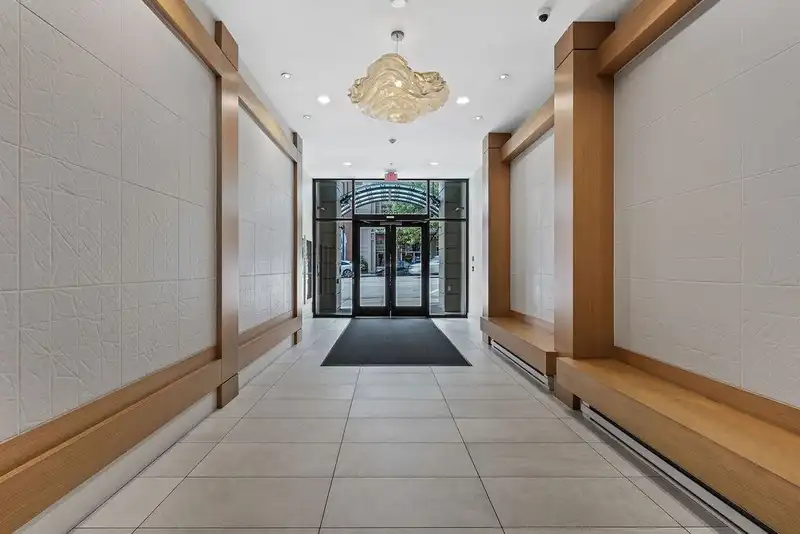 1811 668 COLUMBIA STREET - photo 3 of 40