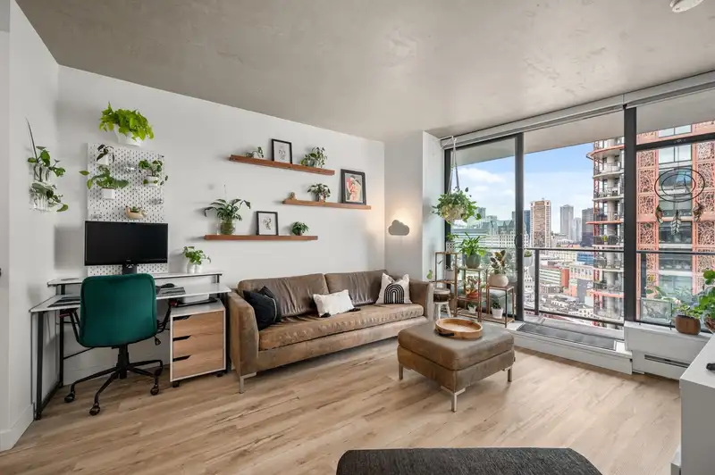 2807 108 W CORDOVA STREET - photo 1 of 40