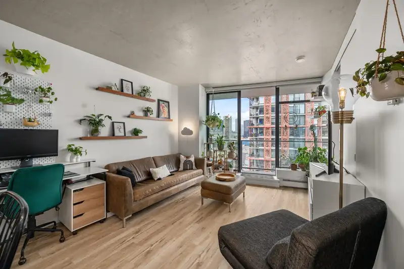 2807 108 W CORDOVA STREET - photo 2 of 40
