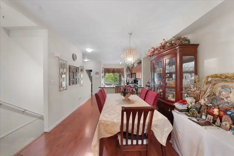 2 935 EWEN AVENUE - photo 4 of 23