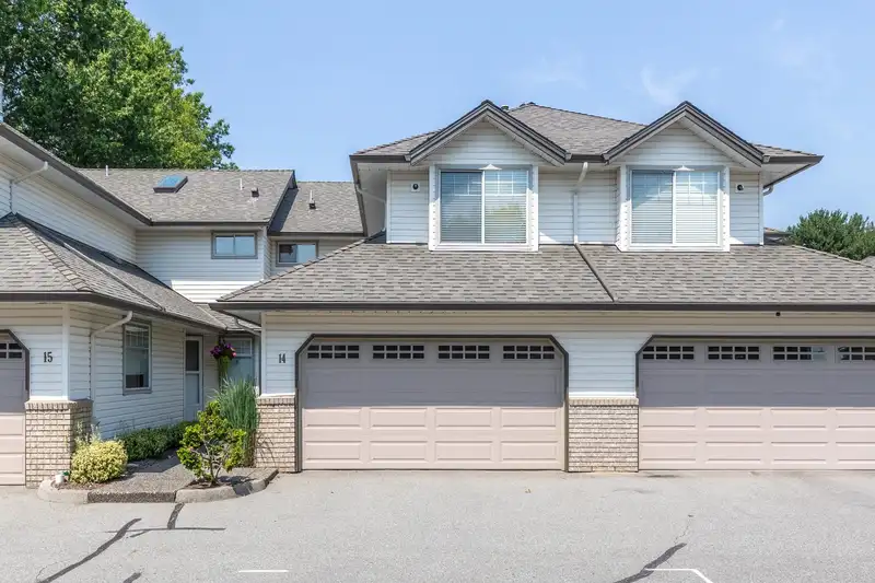 14 19051 119 AVENUE - photo 2 of 40