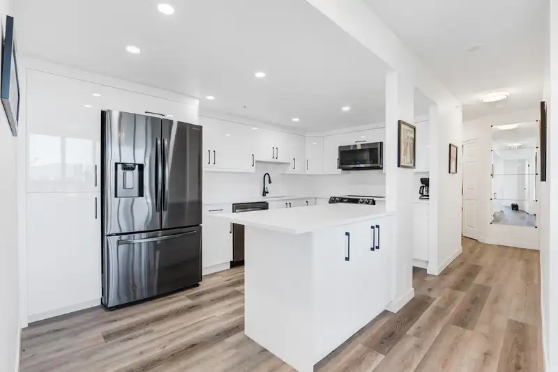 906 10082 148 STREET - photo 1 of 40