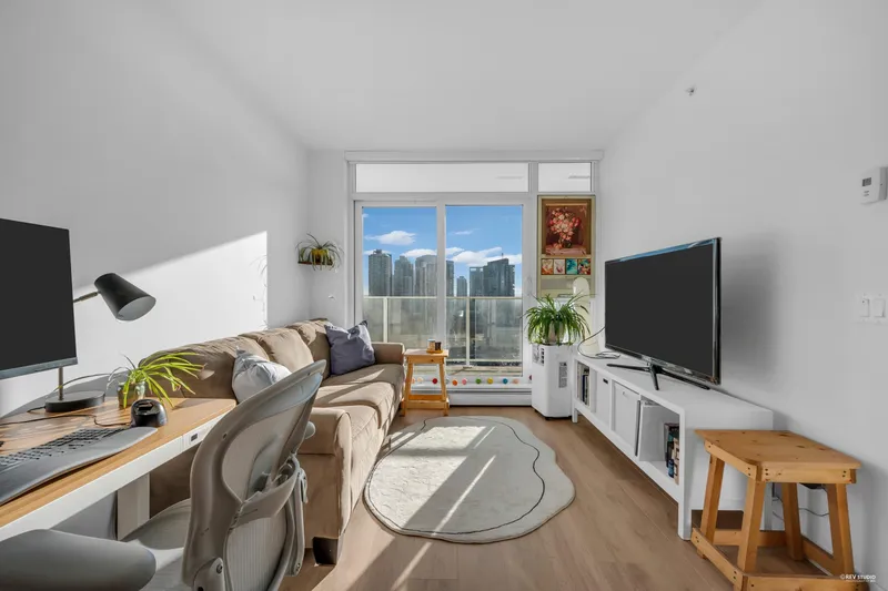 2107 13685 102 AVENUE - photo 3 of 19