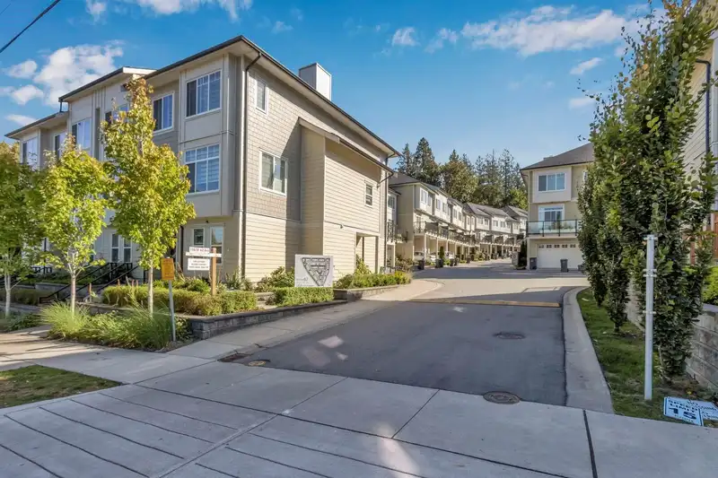 50 13670 62 AVENUE - photo 1 of 22