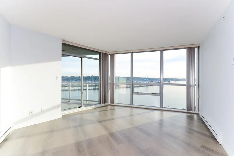 1809 14 BEGBIE STREET - photo 2 of 25