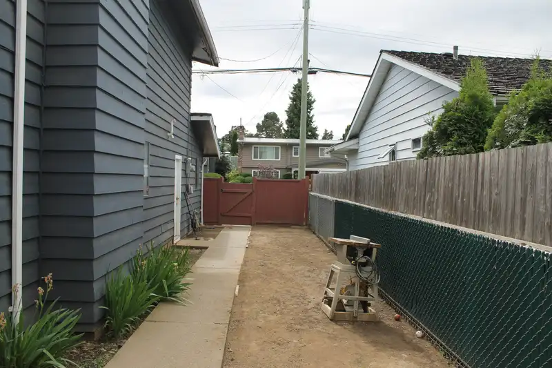 2098 EMERSON STREET - photo 4 of 6
