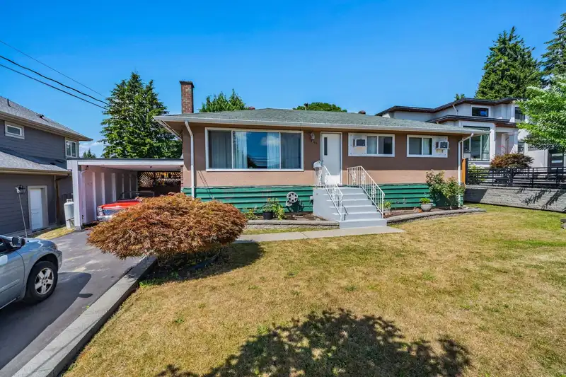 2119 MONTEREY AVENUE - photo 2 of 40