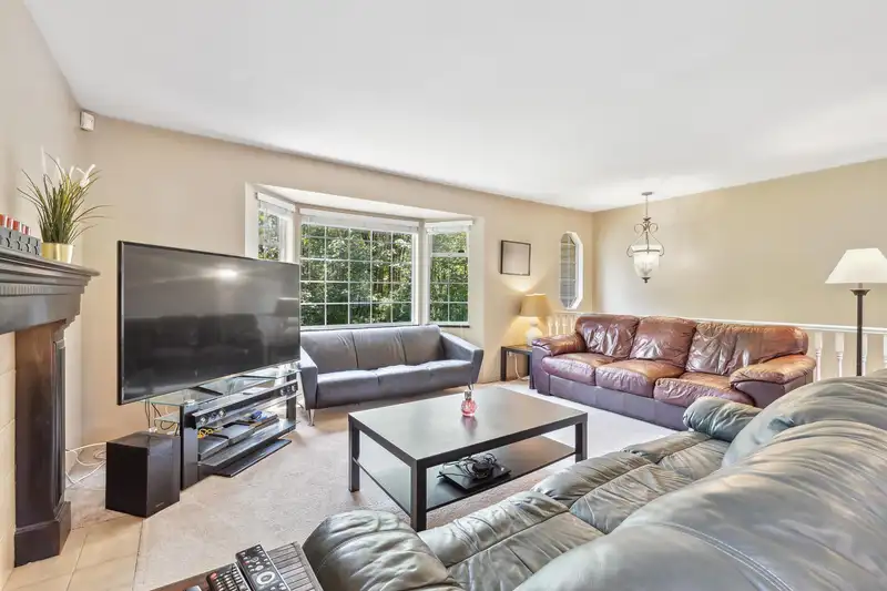11517 CURRIE DRIVE - photo 4 of 39