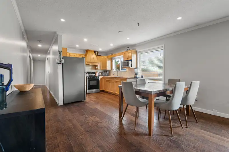 2751 SANDON DRIVE - photo 4 of 34
