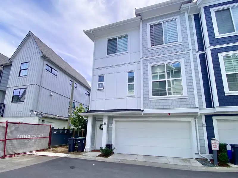 26 20321 80 AVENUE - photo 3 of 33