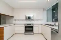 406 1725 MARTIN DRIVE - thumbnail 11
