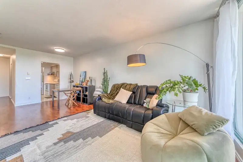 701 8851 LANSDOWNE ROAD - photo 1 of 19