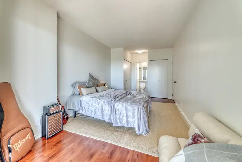 701 8851 LANSDOWNE ROAD - photo 4 of 19