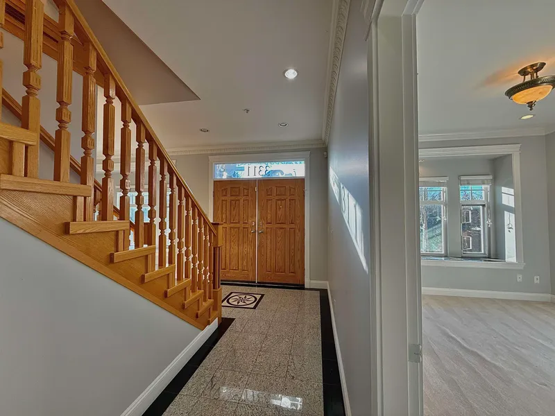 3311 E 44TH AVENUE - photo 3 of 22