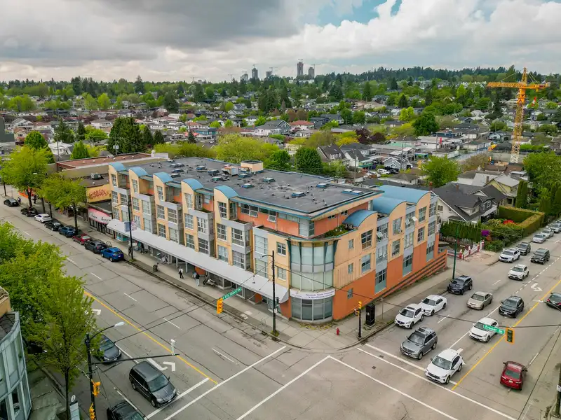 316 4113 FRASER STREET - photo 1 of 28
