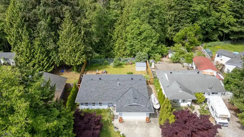1823 HALL ROAD - photo 3 of 37