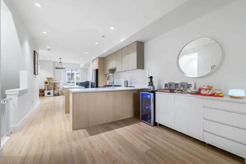 56 11556 72A AVENUE - photo 4 of 16