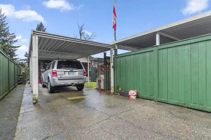 33132 MYRTLE AVENUE - photo 3 of 33