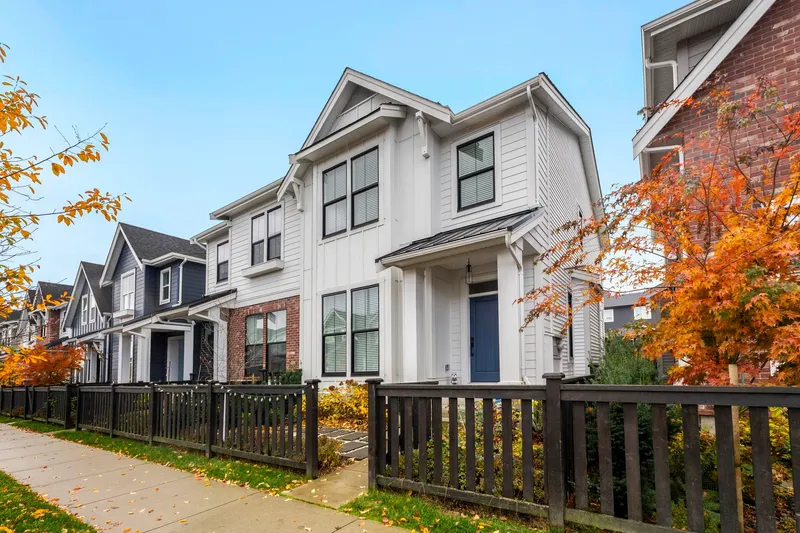 19656 75A AVENUE - photo 3 of 25