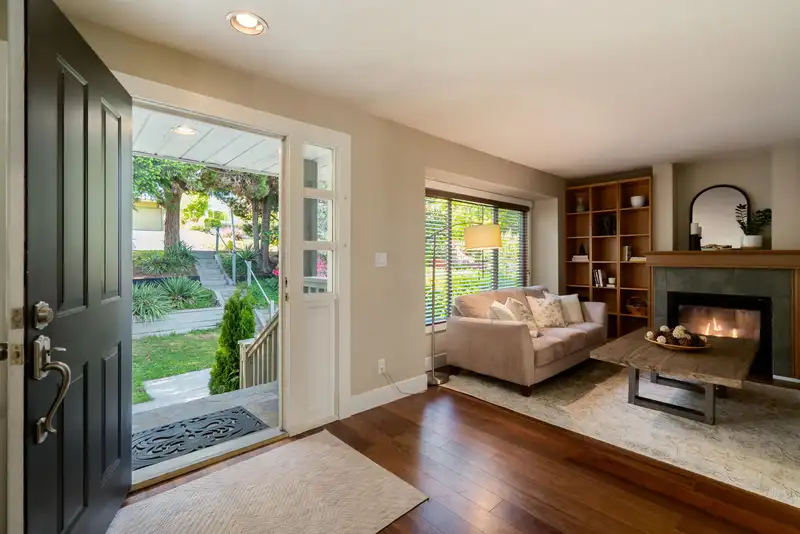 939 CALVERHALL STREET - photo 4 of 40