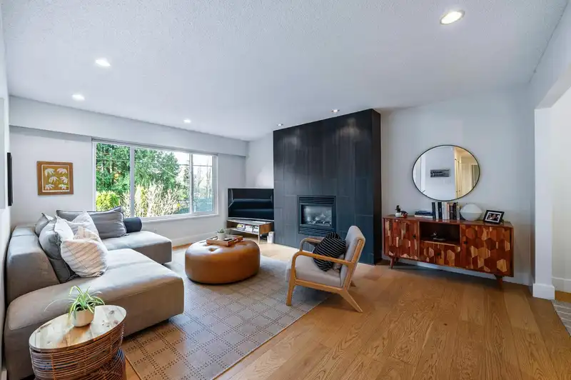 2722 BAYVIEW STREET - photo 3 of 37