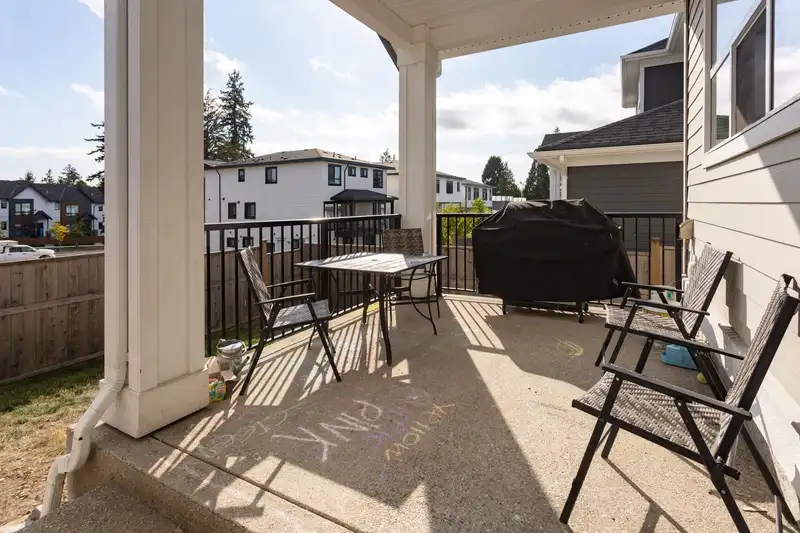 16532 20A AVENUE - photo 4 of 40