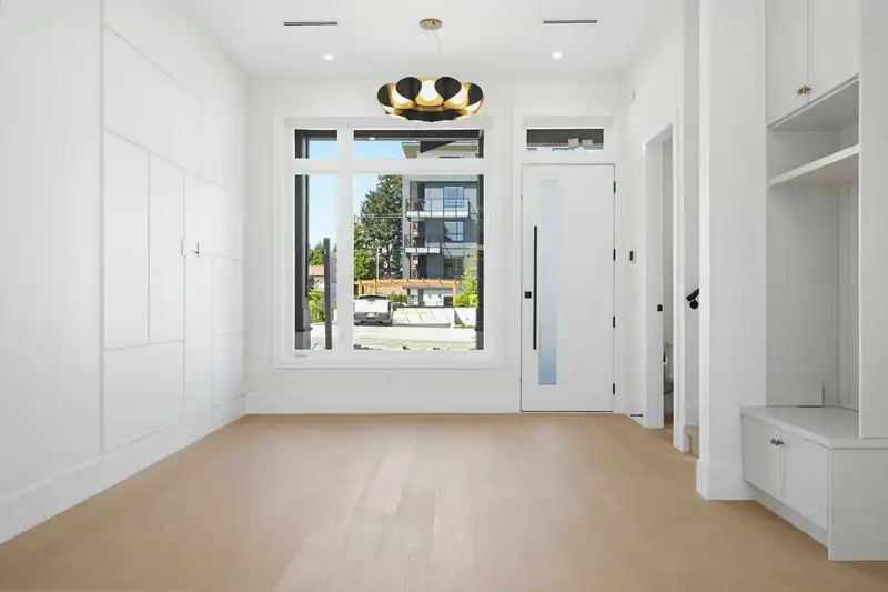 15630 23A AVENUE - photo 3 of 40