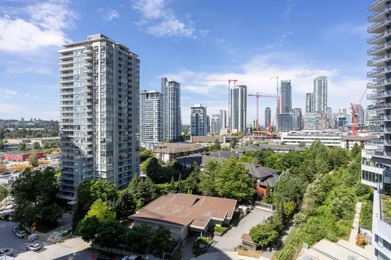509 4880 LOUGHEED - photo 3 of 35