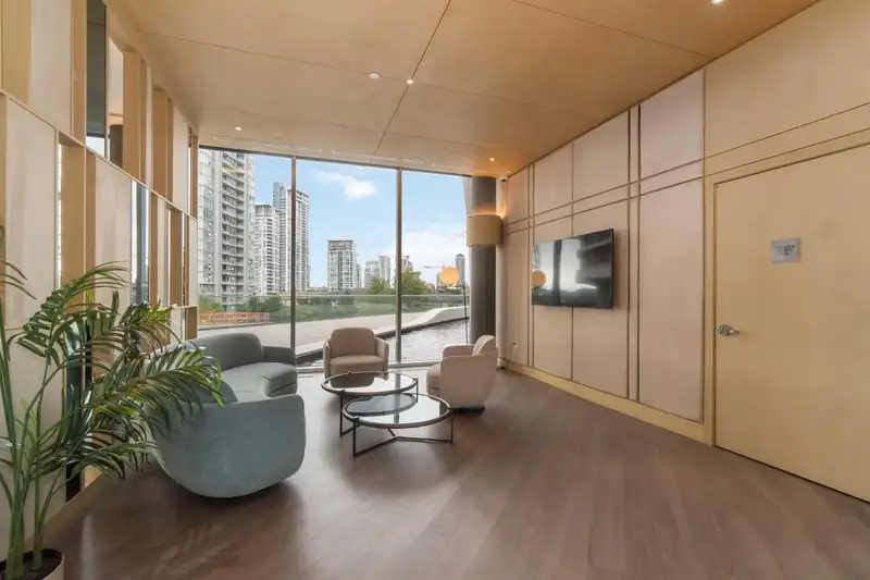 509 4880 LOUGHEED - photo 4 of 35