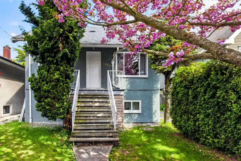 2975 W 8TH AVENUE - photo 2 of 37