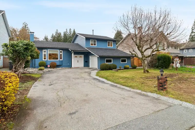 1037 SPRUCE AVENUE - photo 1 of 24