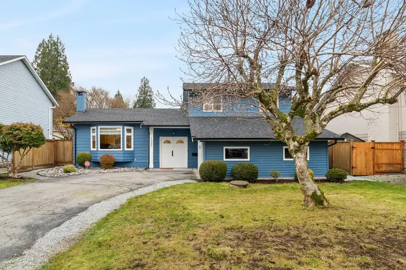 1037 SPRUCE AVENUE - photo 2 of 24