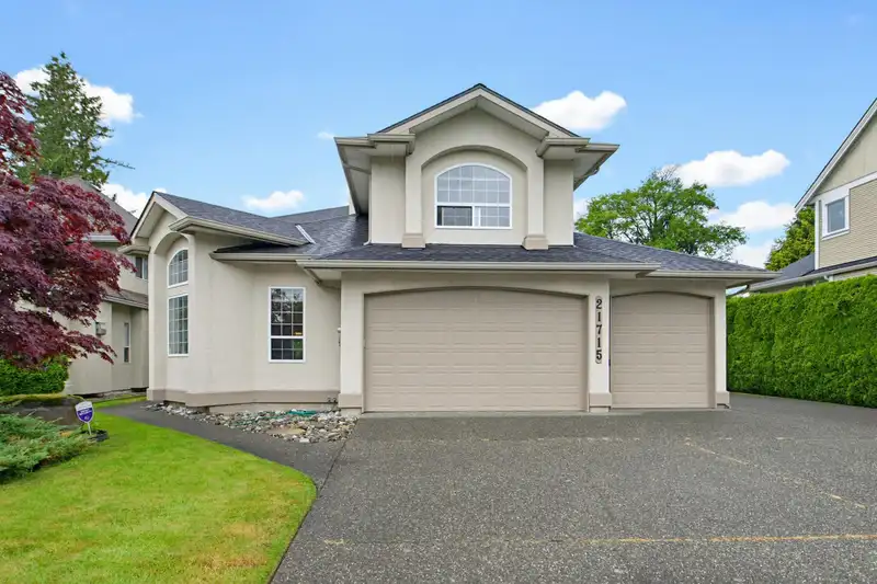 21715 44A AVENUE - photo 3 of 26