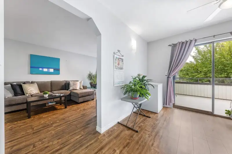 236 15153 98 AVENUE - photo 3 of 17